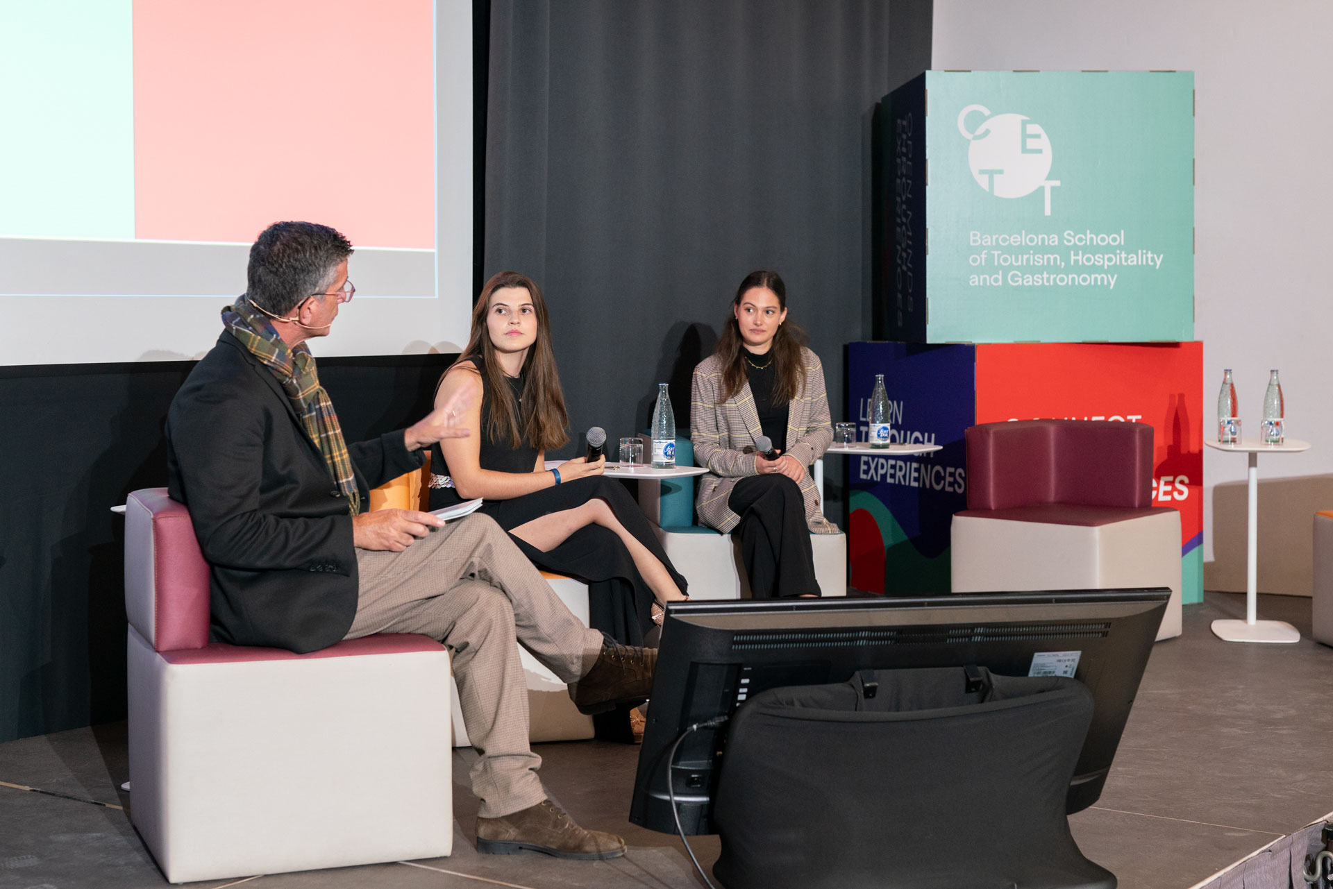 Photography from: Estimular la iniciativa emprenedora de l'alumnat de turisme, gastronomia i hoteleria, l’objectiu inicial de la Jornada d’Emprenedoria del CETT. | CETT